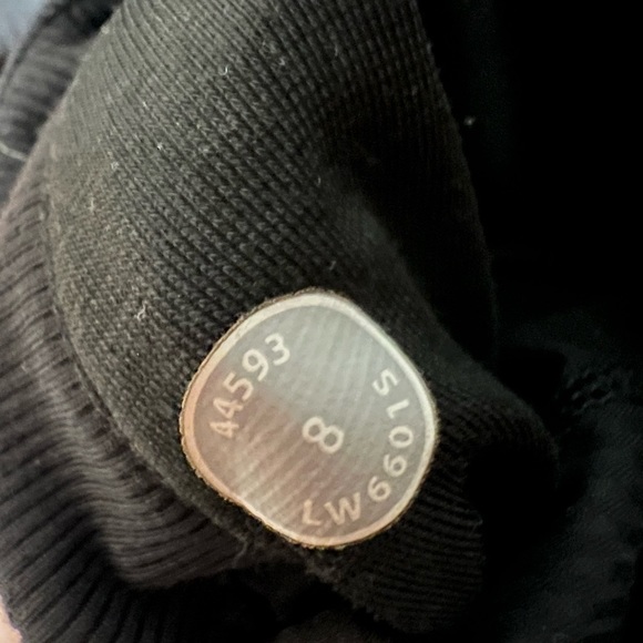 Lululemon Studio Crop II Size 8 Black - Picture 8 of 8